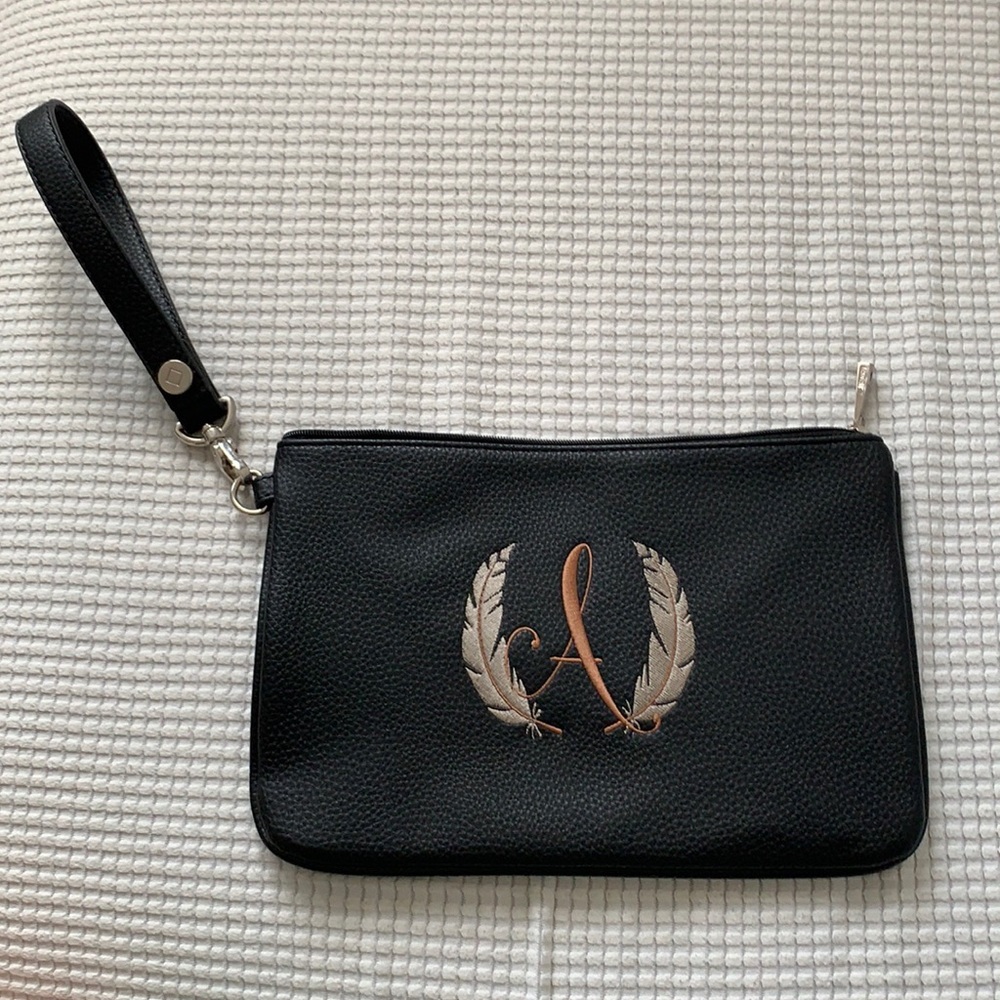 thirty-one Black Wristlet with Metallic Accent